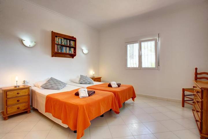 Casa rural para 4 personas, con terraza además de piscina y vistas, Se admiten mascotas en Orba - 3