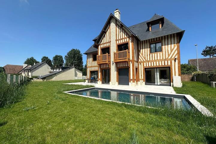 Holiday home for 10 people, with garden and pool as well as balcony - 1