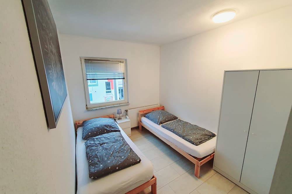 Entire apartment, Apartment Pottmensch near Centro with parking lot in Oberhausen, Ruhr district