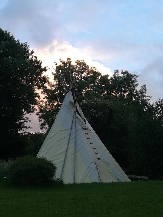 Wooden Caravan in Brionne, Région de Bernay
