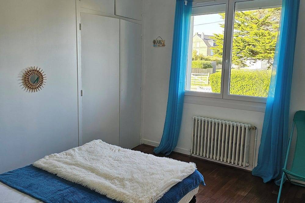 Cottage Lagoon Normandie, sea view, beach 75 m away, private swim spa and garden in Quinéville, Cherbourg en omgeving