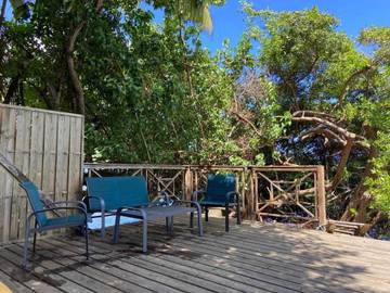Gîte pour 3 personnes, avec terrasse à Le Robert