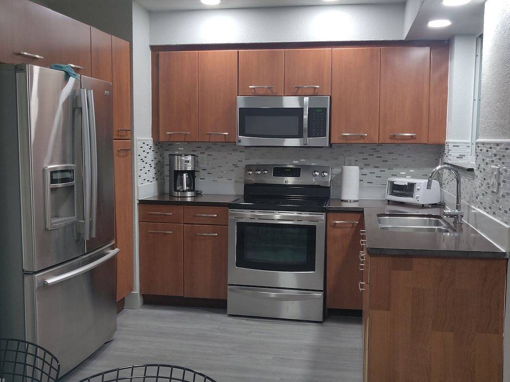 Ganze Wohnung, Cozy house with the best location! Beaches and mall 15 mins far away. in Miami, Florida