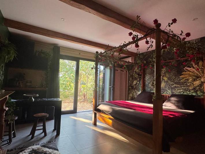 Gîte pour 2 personnes, avec terrasse ainsi que jacuzzi et jardin dans Plage du Débarquement (La Croix-Valmer) - 4