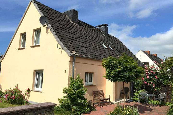 Ferienhaus für 4 Personen, mit Terrasse und Garten