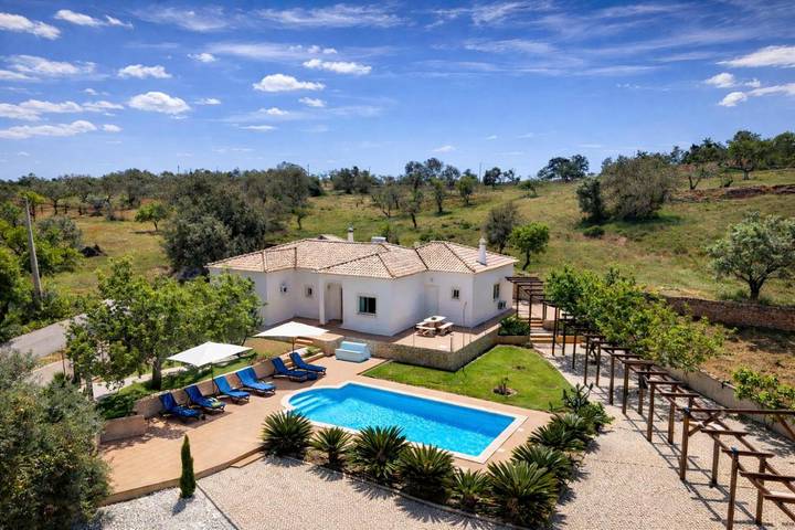 Casa de férias para 10 pessoas, com Terraço e Jardim e ainda Piscina em Tunes
