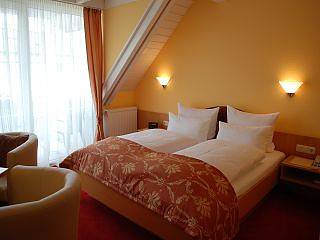Hotel Im Winkel - Doppelzimmer mit Balkon oder Terrasse für 1-2 Personen in Langenargen, Region Bodensee-Oberschwaben