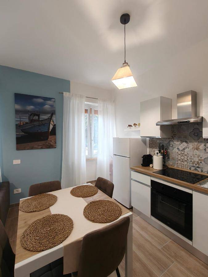 Apartament wakacyjny dla 4 osób, z ogród i widok w Ladispoli