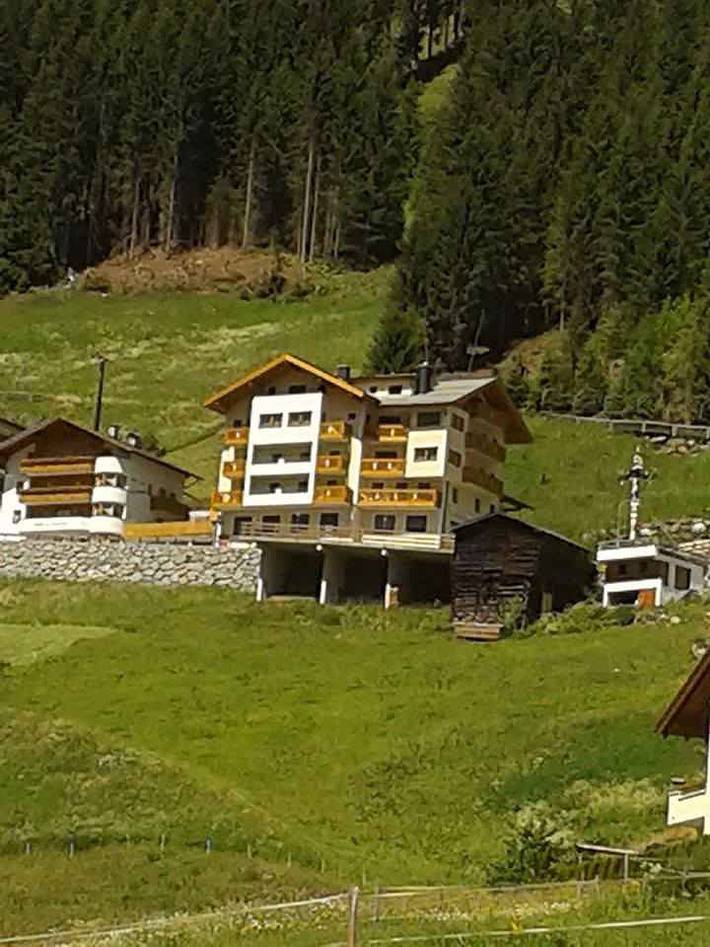 Chalet für 6 Personen, mit Balkon und Garten in Kappl