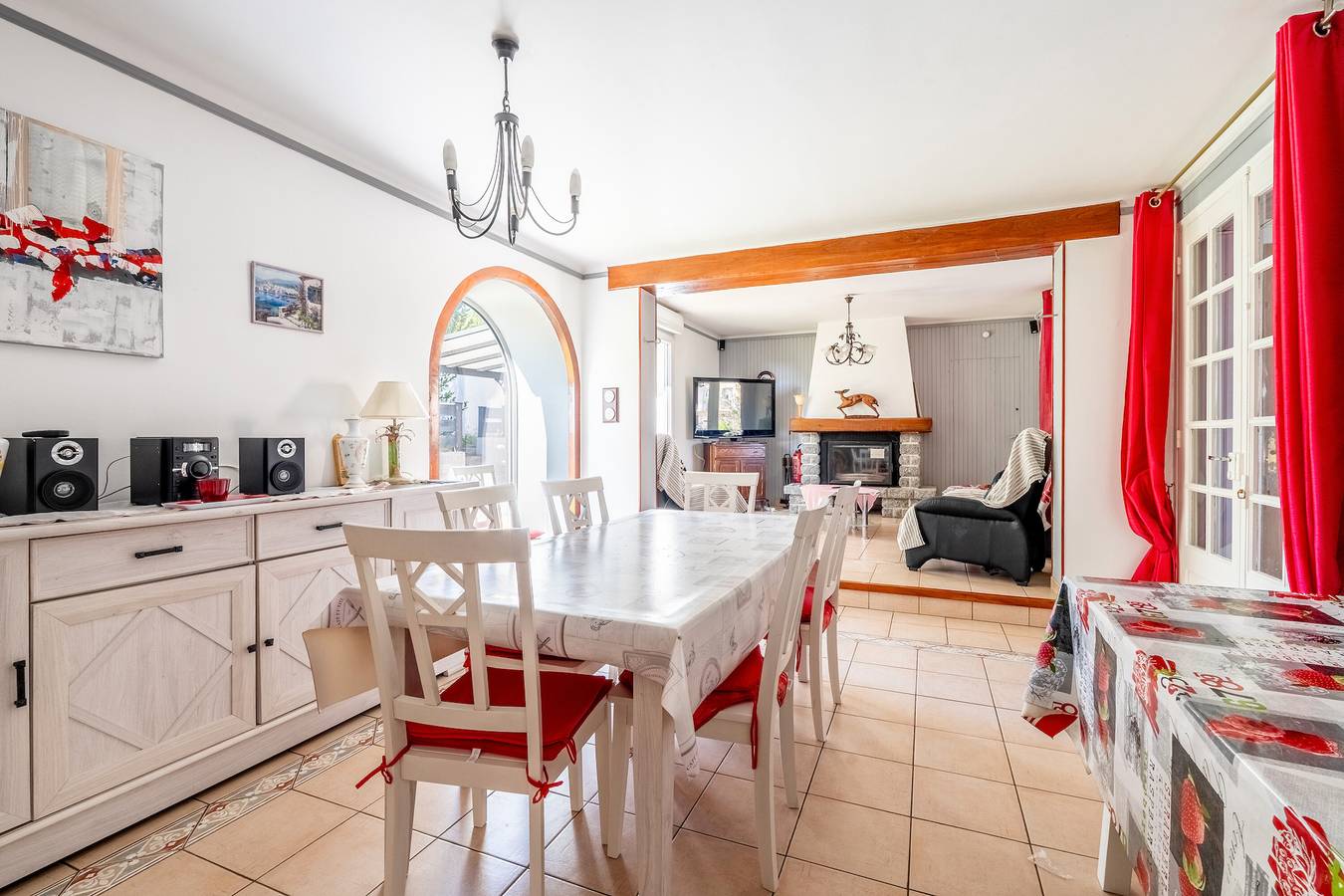 Casa de Vacaciones 'La Maison Du Bonheur' con Terraza Privada, Jardín Privado y Wi-Fi in Bourgneuf-en-Retz, Region de Saint-Nazaire