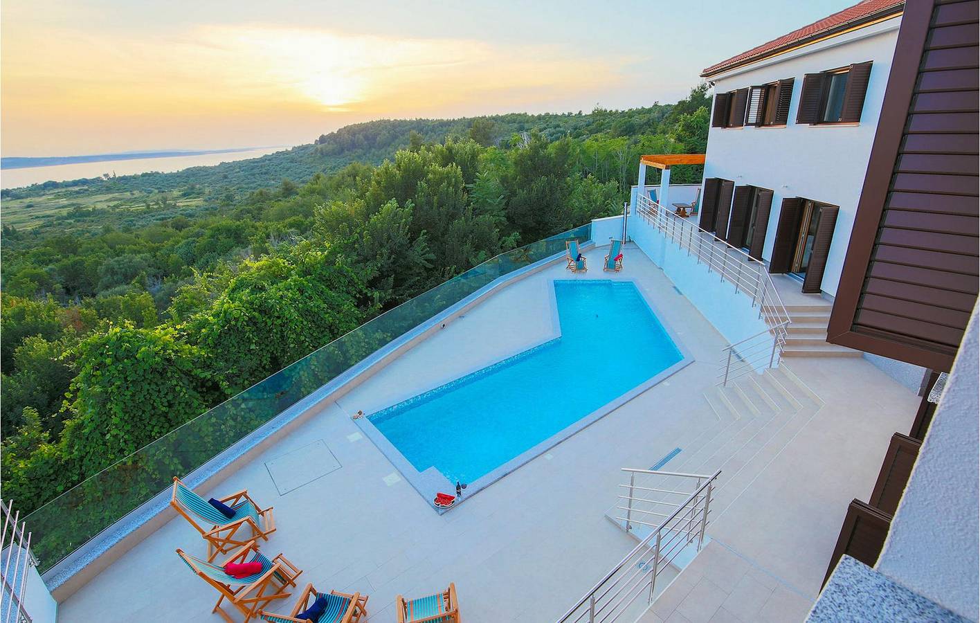 Ferienhaus für 13 Personen mit Pool in Ljubac, Zadar