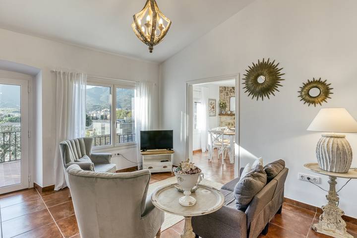 Casa de vacaciones 'Ca La Yaya' con vistas a la montaña, Wi-Fi y aire acondicionado in Llansá, Alt Empordà