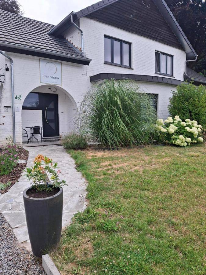 Gîte pour 4 personnes, avec Jacuzzi ainsi que Terrasse et Vue à Herstal - 2