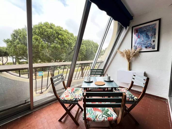 Location de vacances pour 3 personnes, avec vue et piscine dans Port Camargue