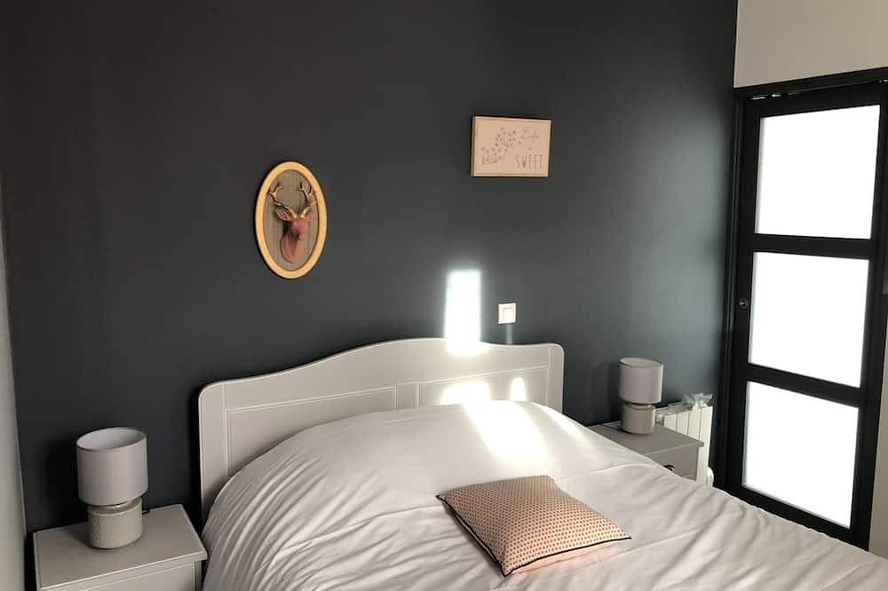 Entire apartment, Suite-Ensuite-Garden view in Saint-Quentin, Aisne