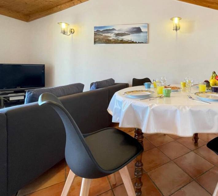 Gîte pour 4 personnes, avec Balcon et Terrasse dans Office De Tourisme De Cassis - 4