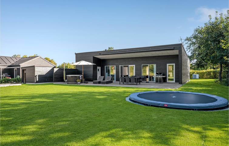 Ferienhaus für 8 Personen, mit Terrasse und Sauna in St. Sjørup