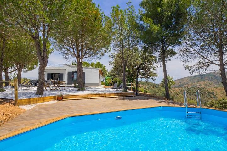 Casa rural para 8 personas, con jardín y terraza en Málaga