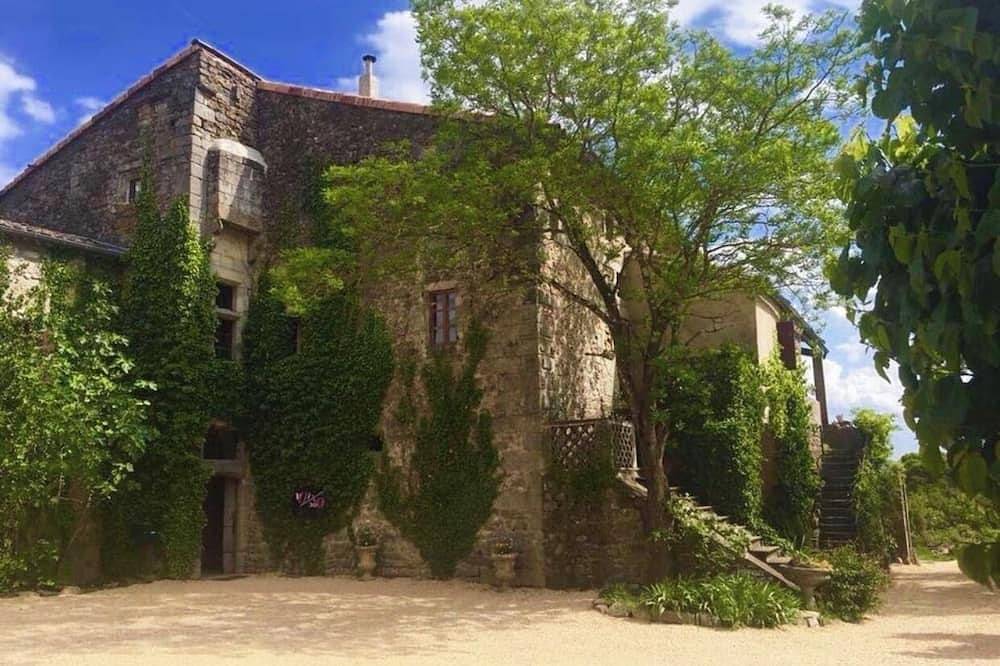 Mittelalterliche Festung im Süden der Ardèche mit Loft-Apartment in Uzer, Ardèche