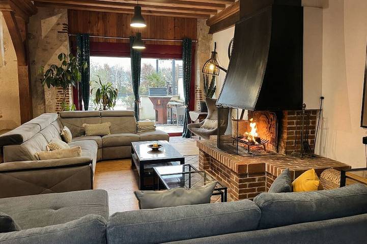 Location de vacances pour 11 personnes, avec jacuzzi et jardin à Cellettes