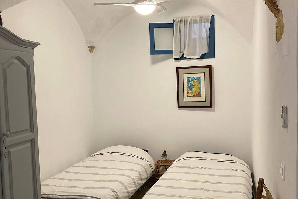 Entire apartment, Charming 1900 Andalusian Apartment in Arcos de la Frontera in Arcos de la Frontera, White Villages