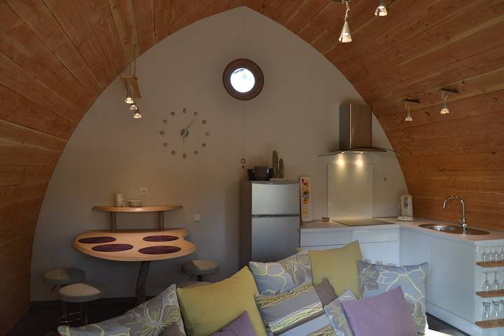 Gîte pour 4 personnes, avec terrasse ainsi que jacuzzi et jardin à Mazan - 4