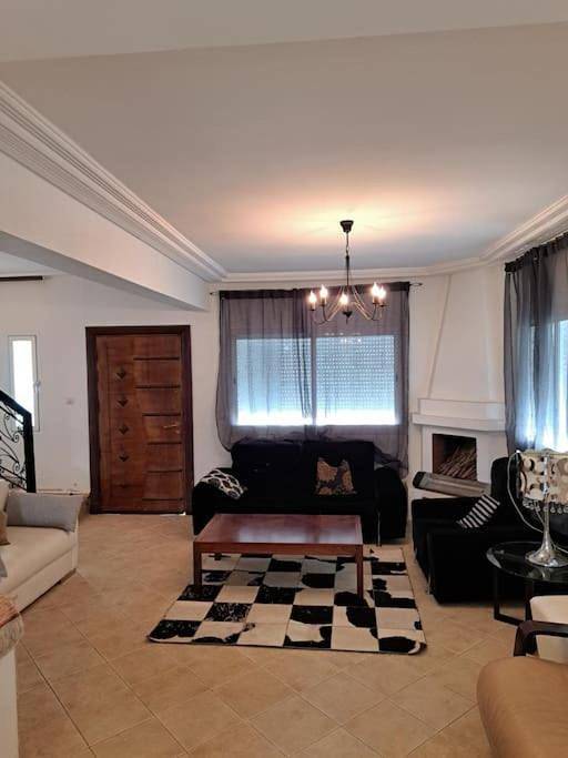 Location de vacances pour 6 personnes, avec balcon et vue ainsi que piscine et jardin dans Imouzzer du Kandar - 4