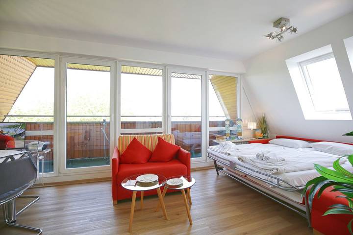 Strandhaus für 3 Personen, mit Balkon und Terrasse in Haffkrug
