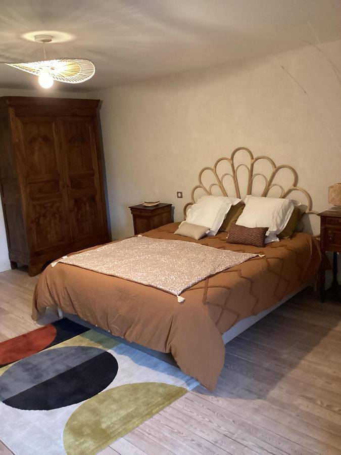 Chambre d’hôte pour 5 personnes, avec jacuzzi ainsi que jardin et piscine