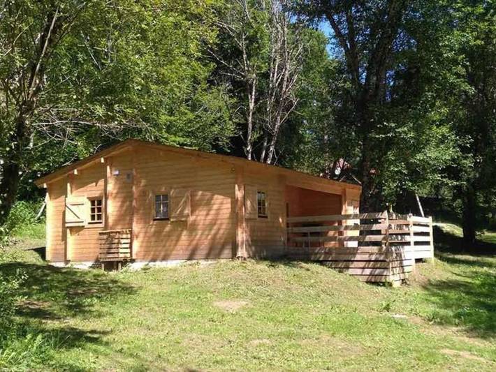 Location de vacances pour 10 personnes, avec piscine et terrasse à Mayrac