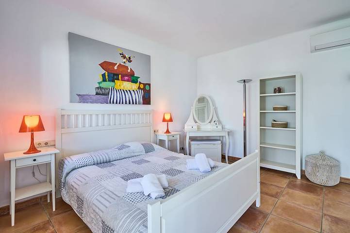 Ibizenkische Villa mit privatem Pool in der Nähe des Yachthafens in Cala d'Or, Santanyí