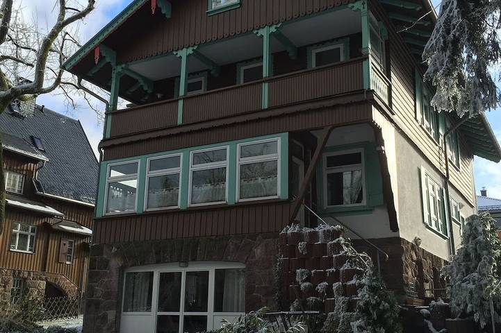 Ferienwohnung für 5 Personen, mit Balkon und Garten in Oberhof