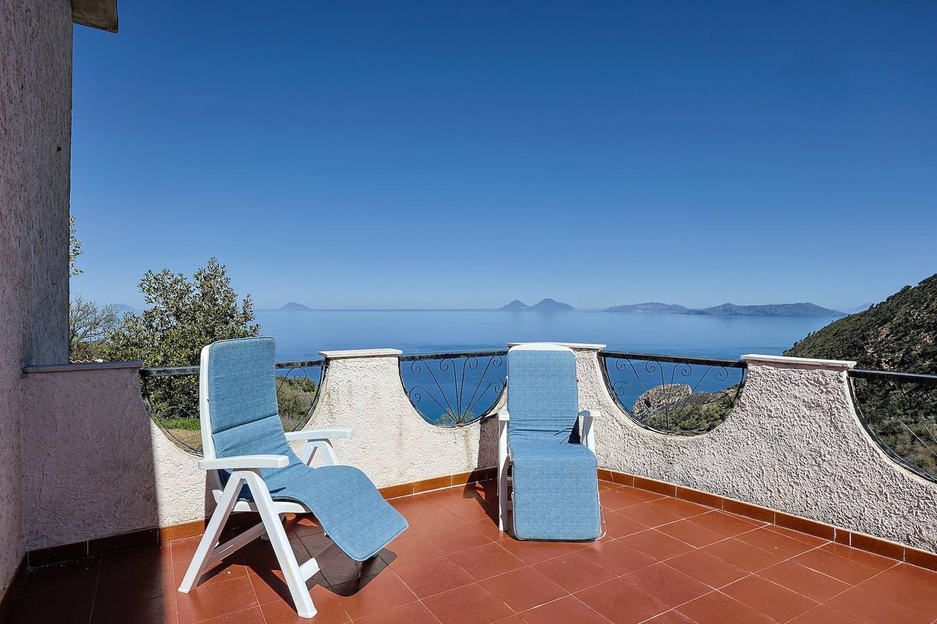Villa per 5 Persone in Gioiosa Marea, Provincia di Messina