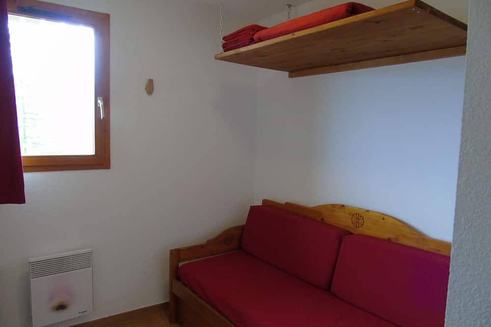 Ganze Wohnung, Gemütliches 2-Zimmer-Apartment mit Terrasse, 4. Etage, nahe Skilifte und Geschäfte, für 6 Personen in Valfréjus, Modane