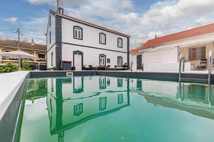 Casa de férias para 10 pessoas, com jardim e piscina em Alenquer