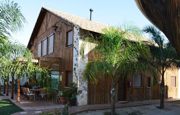 Apartamento de vacaciones para 2 personas, con Terraza y Jardín además de Piscina y Vistas en Provincia de Albacete