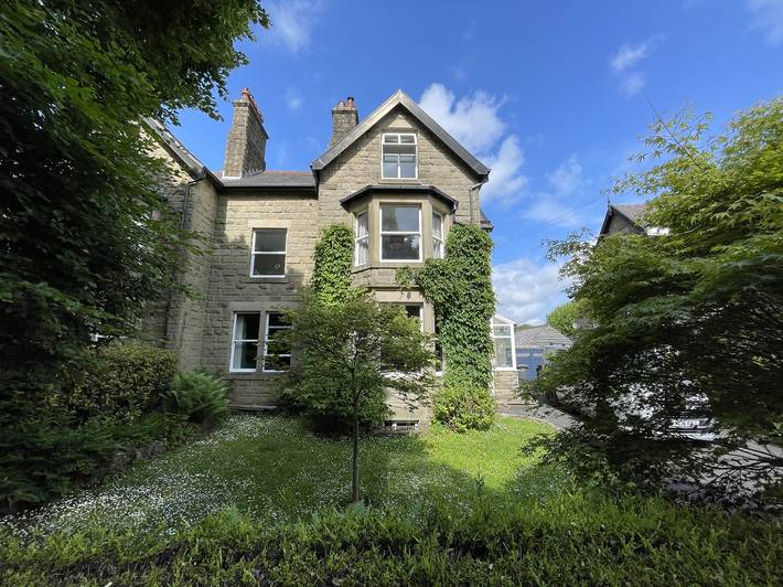 Holiday home for 10 people, with garden, with pets in Buxton