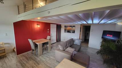 Gîte pour 6 personnes, avec jardin à Moncel-sur-Seille