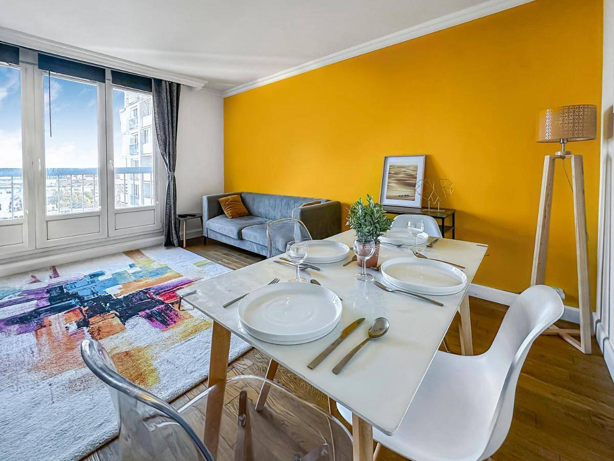 Appartement entier, Balcon, Fibre rapide & Parking in Neuilly-sur-Marne, Seine-Saint-Denis