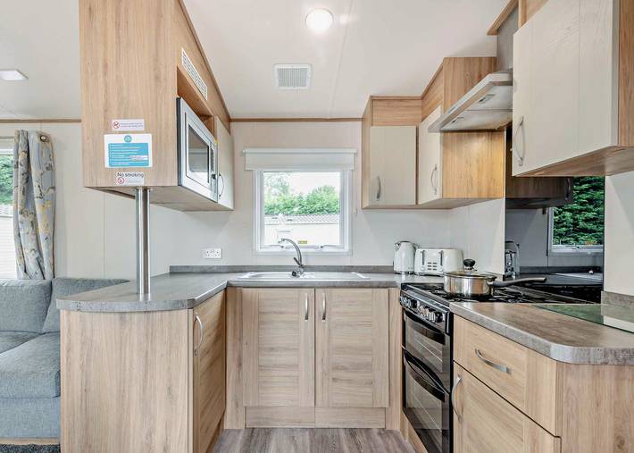 Gold 3 Bedroom Caravan, Sleeps 8. With parking in Bowness-on-Windermere, Lake District