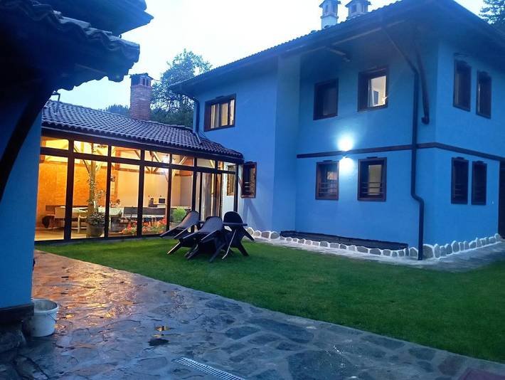 Maison d’hôte pour 3 personnes, avec jardin et vue, animaux acceptés à Koprivchtitsa