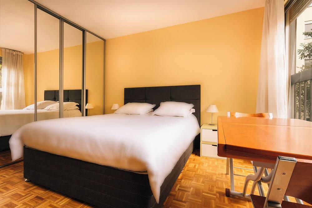 Appartement entier, Studio calme et confortable à deux pas du Marais in Paris, Île de France