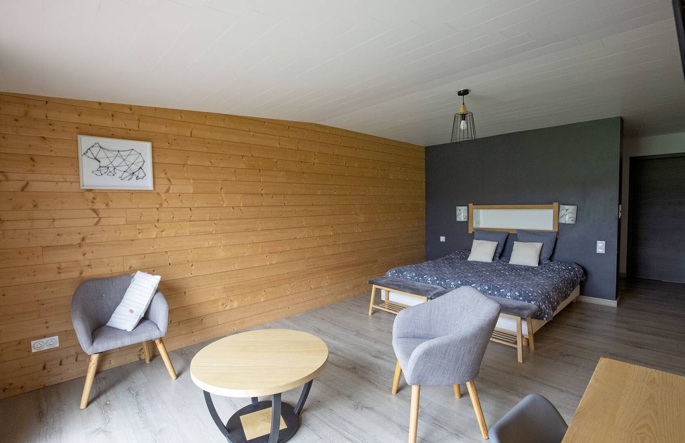 Chambre D’hôte pour 2 Personnes dans Grande-Rivière, Jura Francais