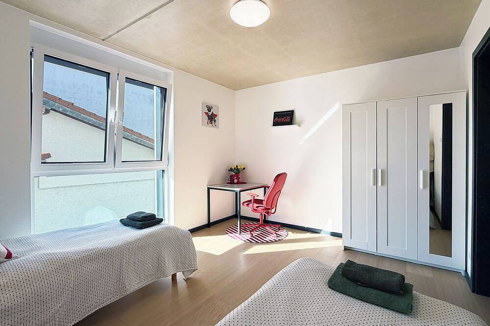 Ganze Wohnung, Bonquartier | Design-Apartment mit Arbeitsplatz/Balkon & Parkplatz in Wachtberg, Rhein-Sieg-Kreis