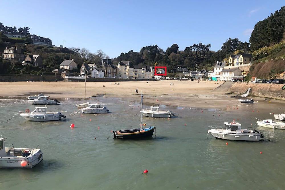 Entire apartment, Near Paimpol, Apartment 200m from Bréhec Beach in Plouézec, Côte de Goëlo