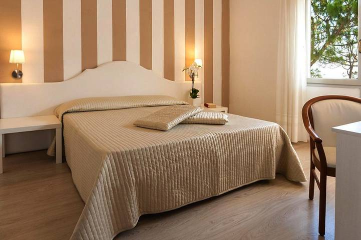 Hôtel pour 2 personnes, avec jardin et terrasse à Lido di Jesolo - 3