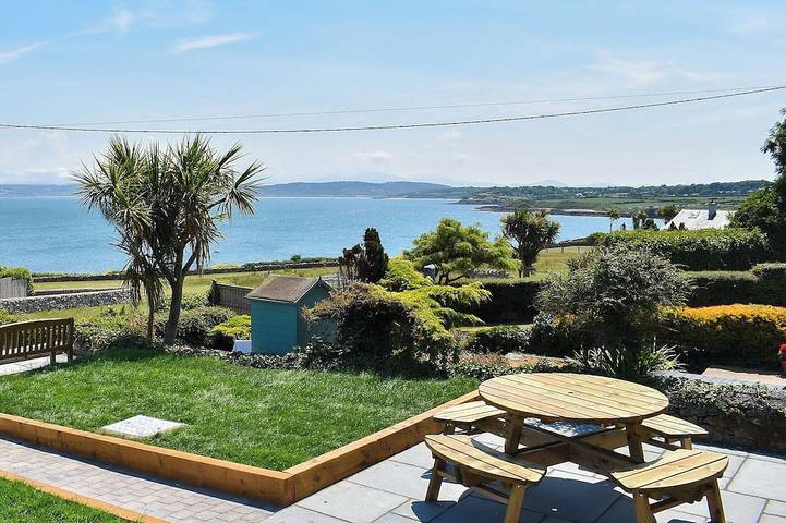 Cottage for 6 people, with garden in Moelfre