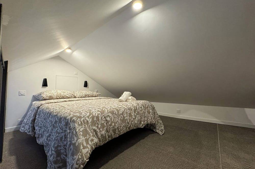 Maison avec piscine chauffée à 45 minutes de Paris in Arnouville-lès-Mantes, Yvelines