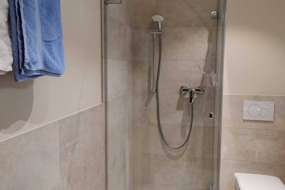 Ganze Wohnung, Ferienwohnung 2 - Ferienwohnungen Haus Leis, Kreuth-Enterbach in Kreuth, Bayerische Alpen