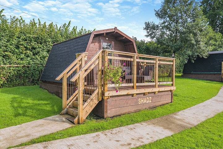 Glamping for 2 people, with garden in Carmarthenshire